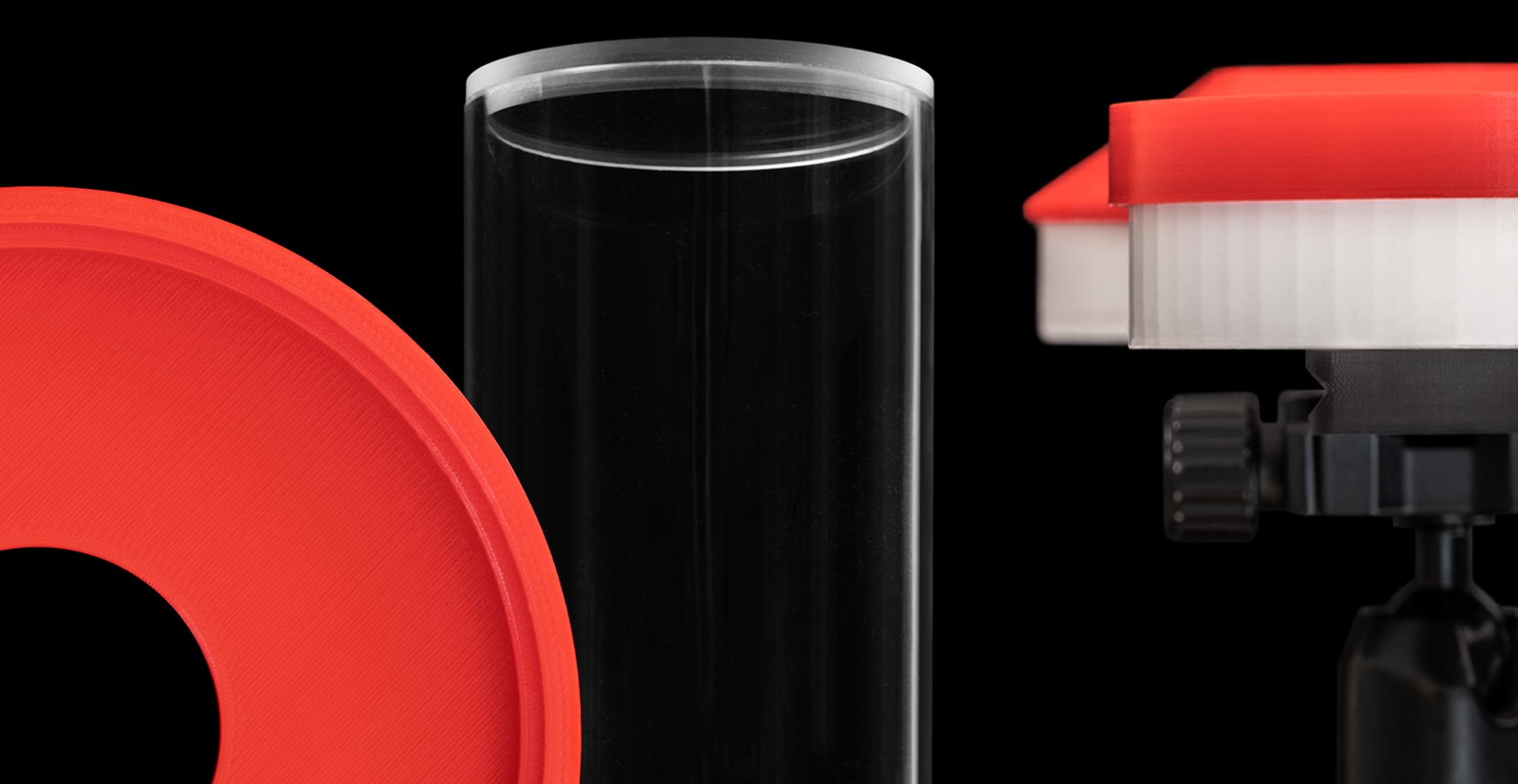 The first hybride hummingbird feeder in the world, the Luckyshot ECCENTRIC Feeder